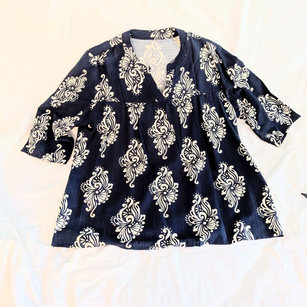 BINO Navy and White Damask V-Neck 3/4 Sleeve Blouse